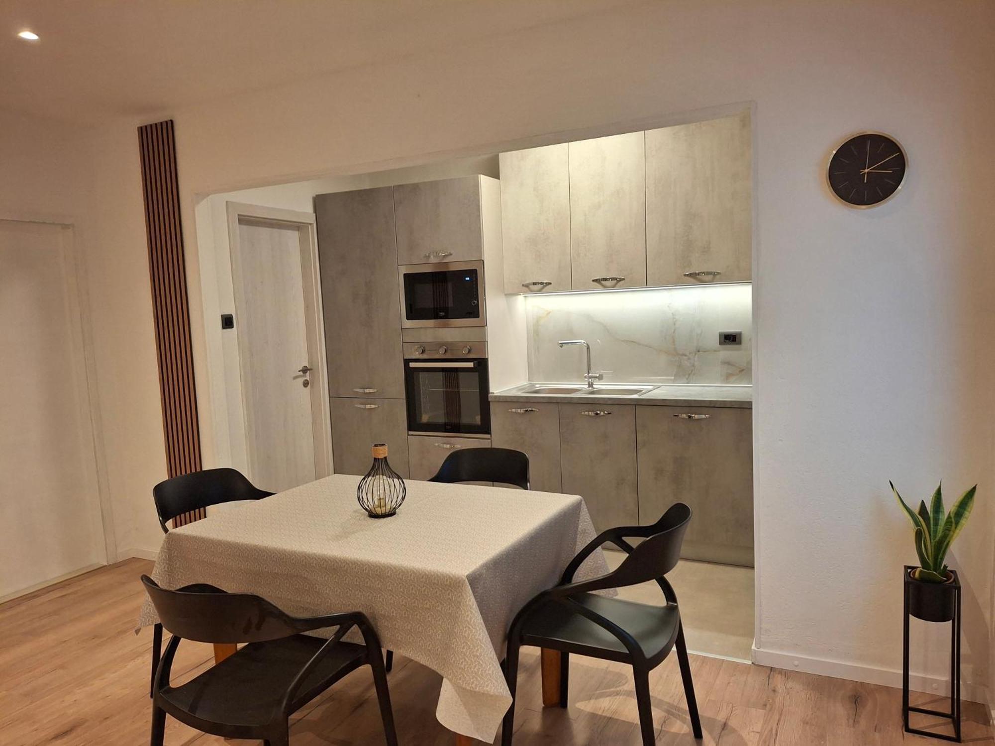 Apartamento Nina Seaview Baška Voda Exterior foto